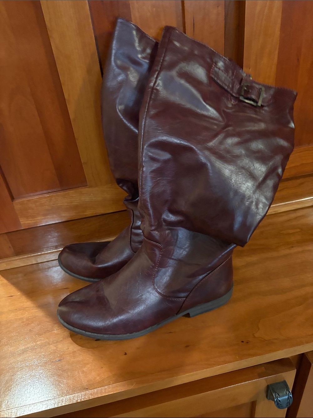 Women's Tall Fold-Over Boots in Burgundy